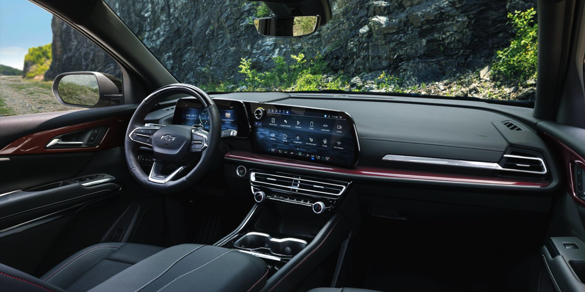 2025 Chevrolet Traverse Infotainment Screen and Dashboard