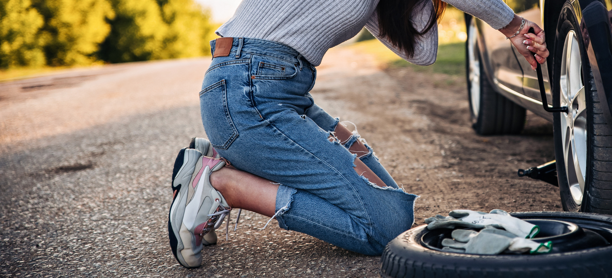 How to Change a Flat Tire in Highland Park, IL