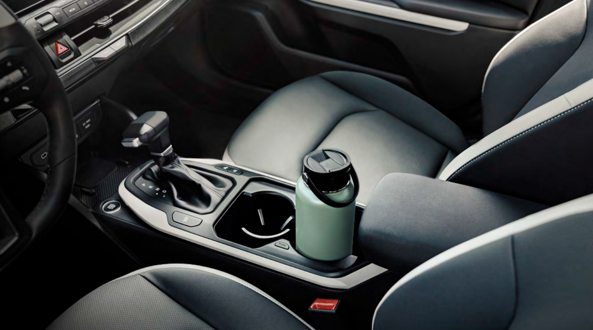 2025 Kia K4 Gear Shifter and Bottle Holders