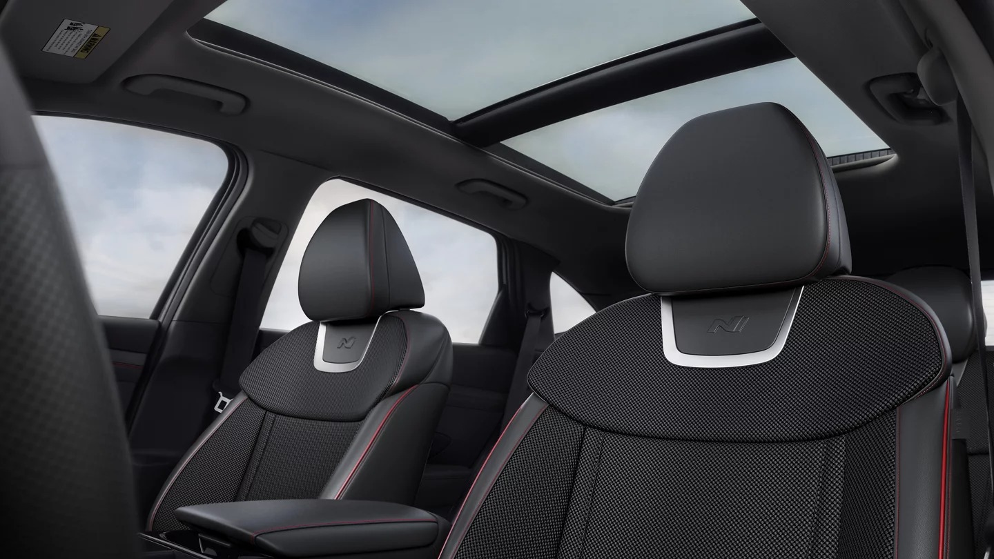 2025 Hyundai TUCSON Hybrid Front Seats