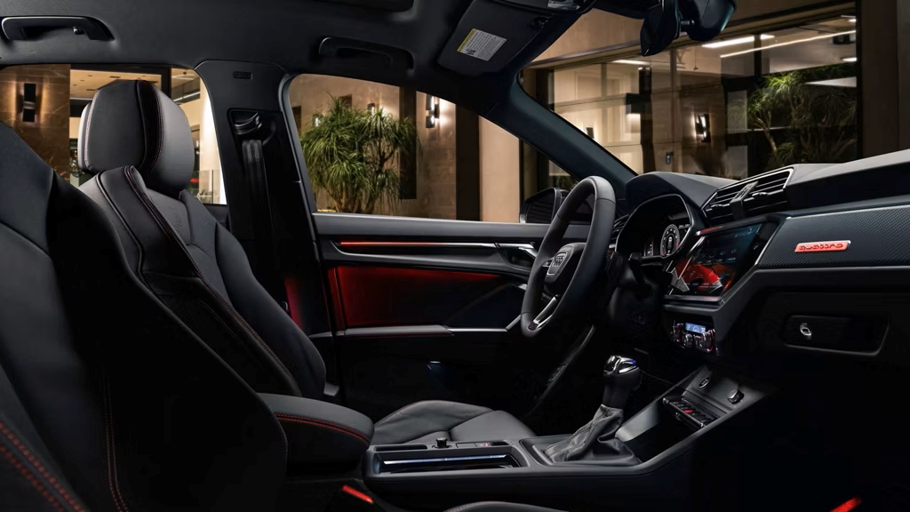 2025 Audi Q3 Front Seat
