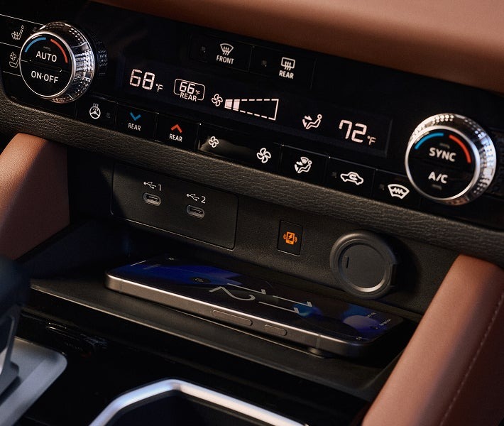 2025 Mitsubishi Outlander Wireless Charging Pad