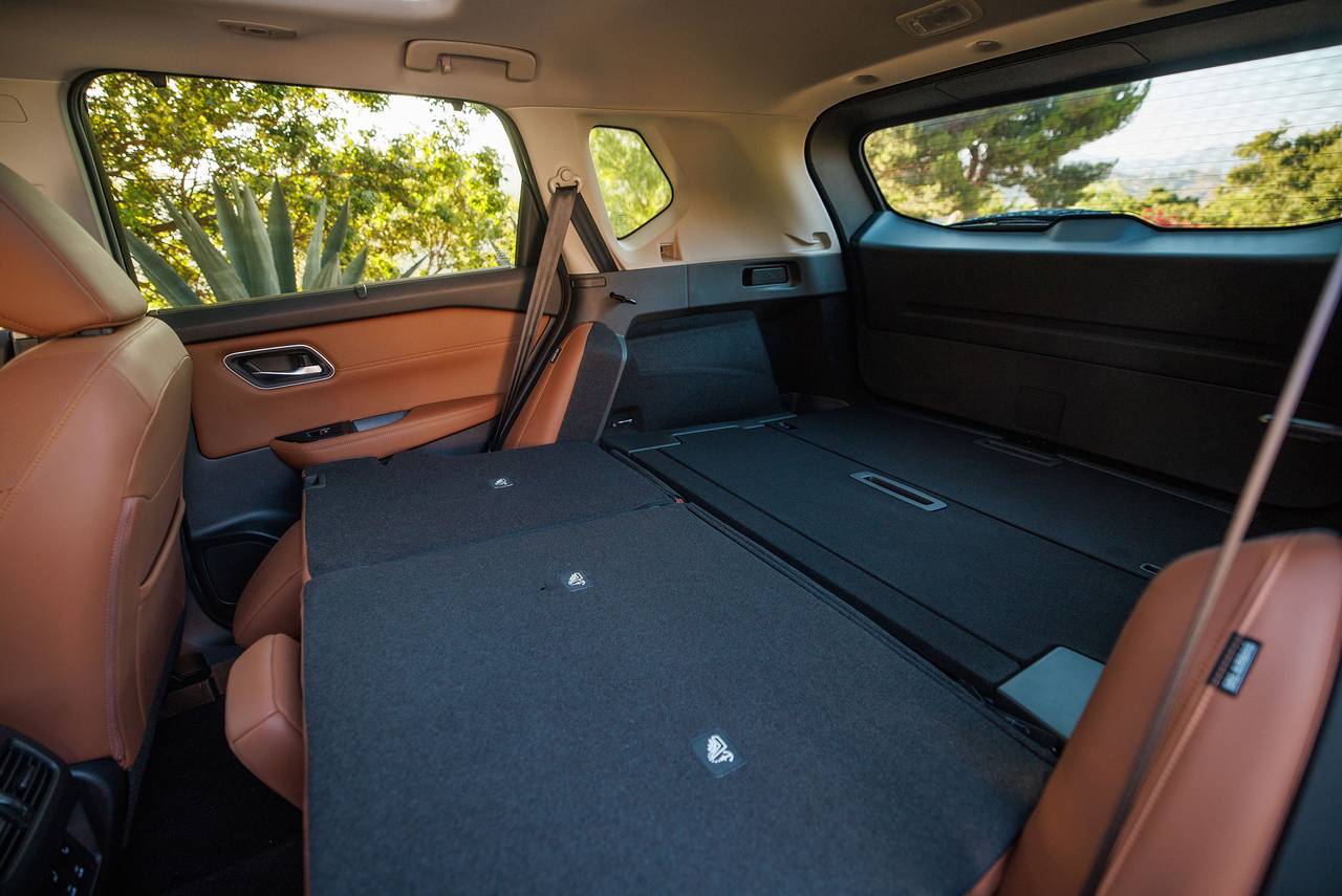 2025 Nissan Rogue Platinum AWD Cargo Space