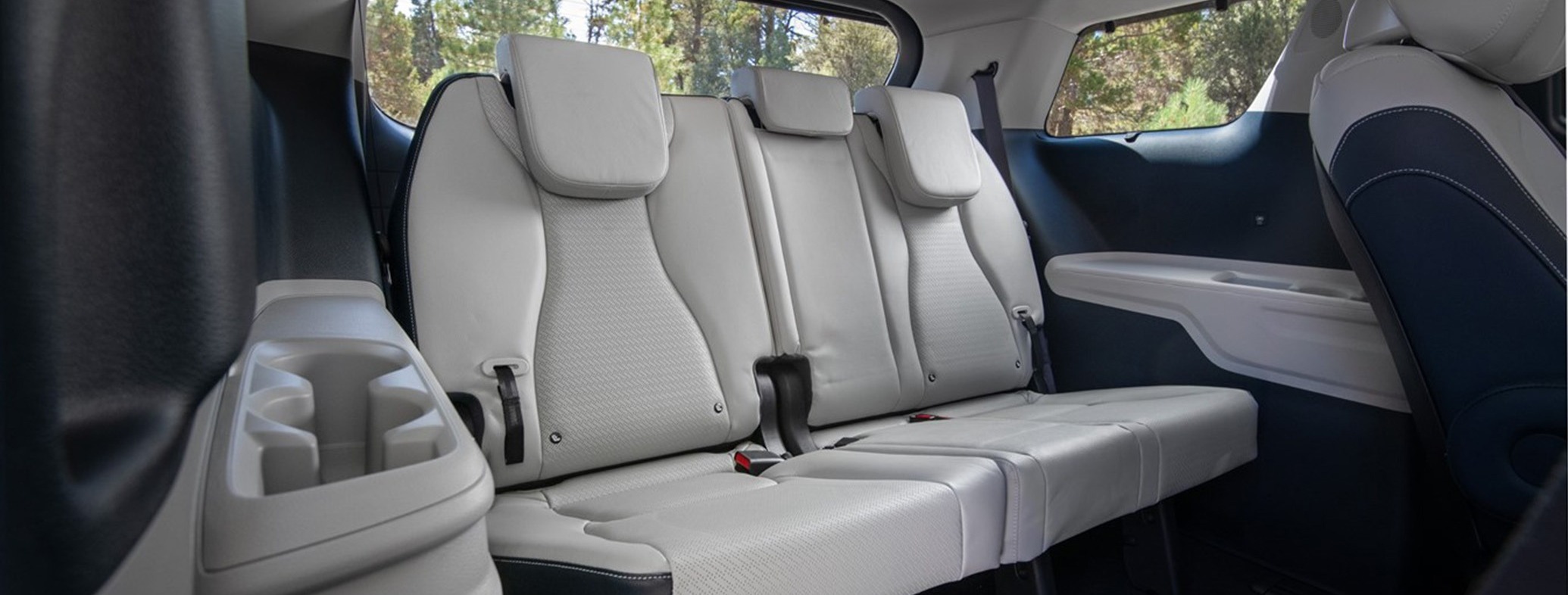 2025 Kia Carnival Rear Row