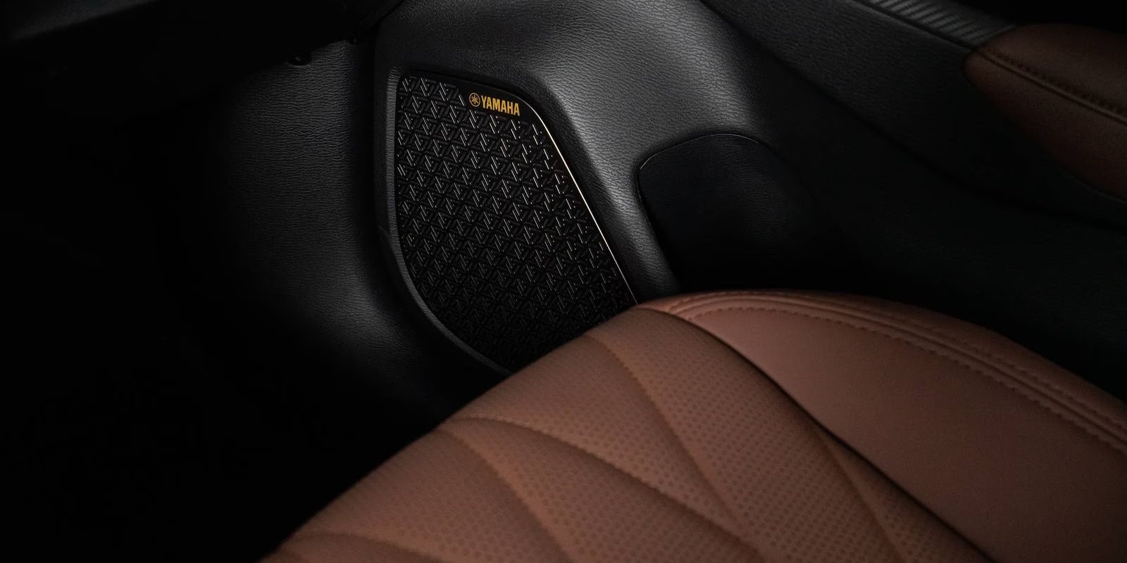 2025 Mitsubishi Outlander Yamaha® Speaker