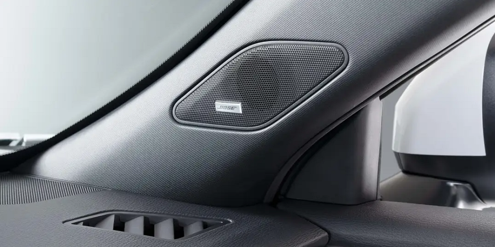 2025 Mitsubishi Outlander PHEV Bose Sound System