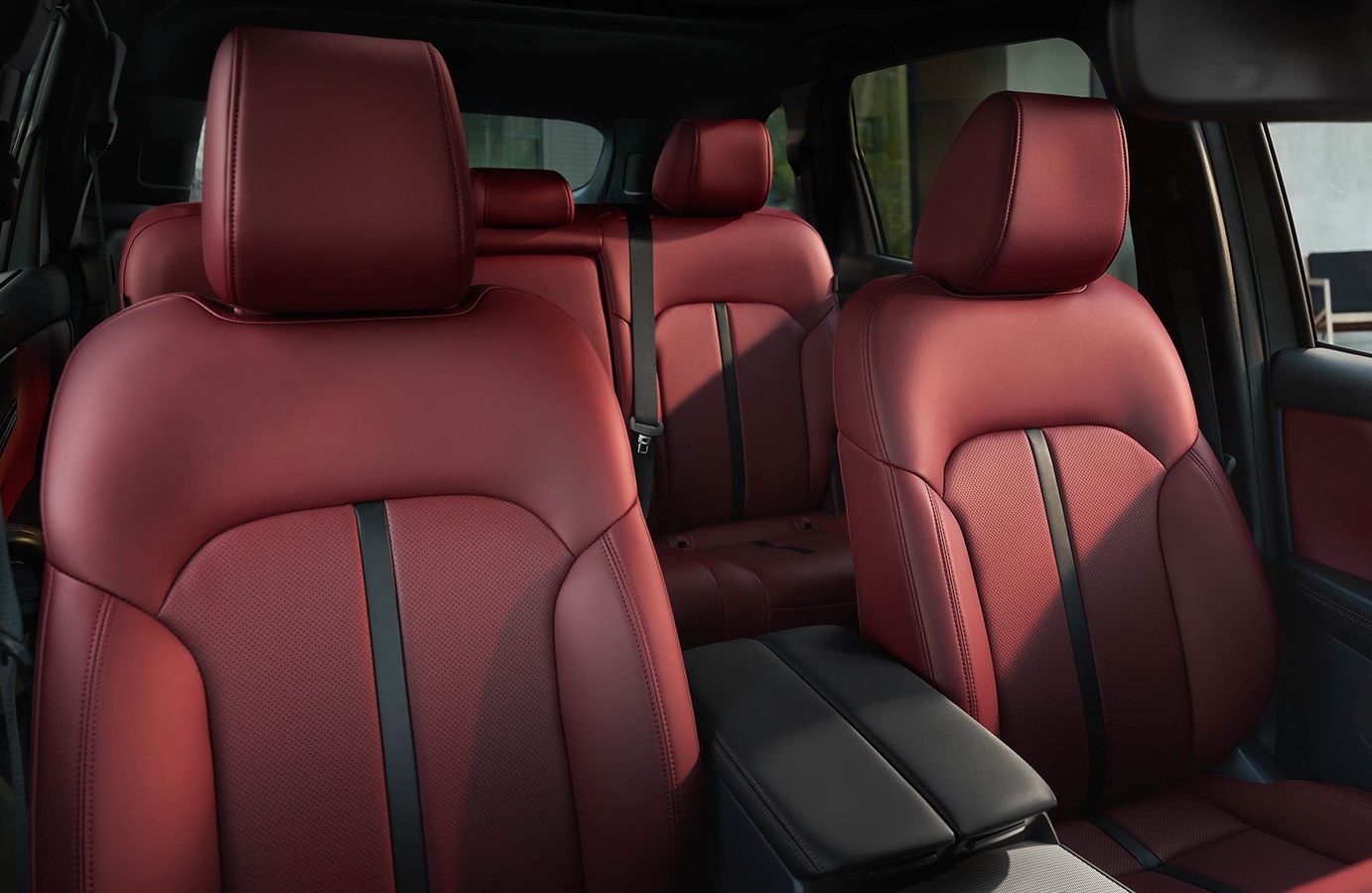 2025 MAZDA CX-70 Seating