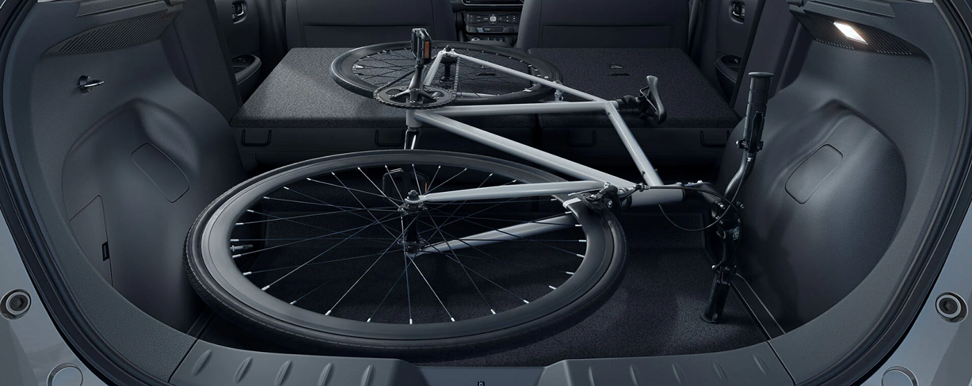 2025 Nissan LEAF Cabin Space