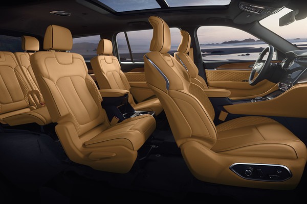 2025 Jeep Grand Cherokee Seats