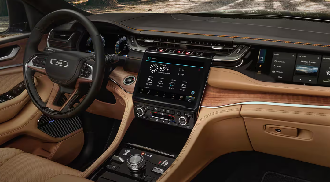 2025 Grand Cherokee Front Row