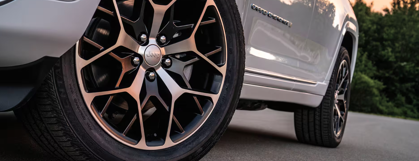 2025 Jeep Grand Cherokee Aluminum Wheel