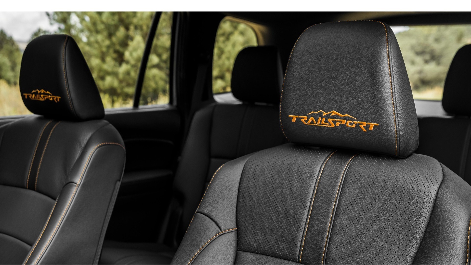 2025 Honda Passport Leather Seats