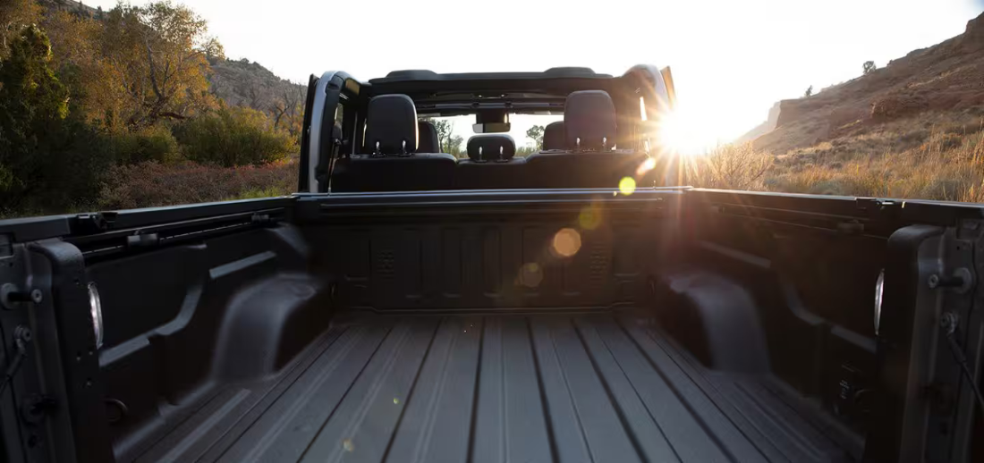 2025 Jeep Gladiator Bed