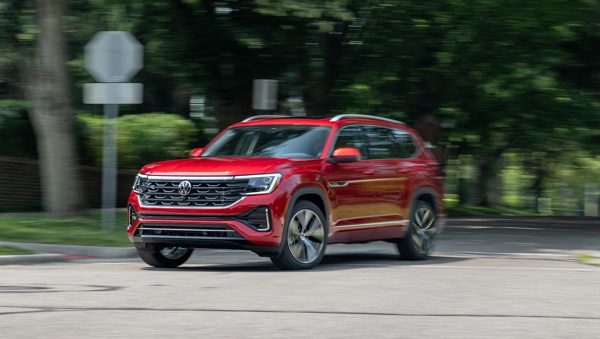 2025 Volkswagen Atlas vs Atlas Cross Sport near Alexandra, VA