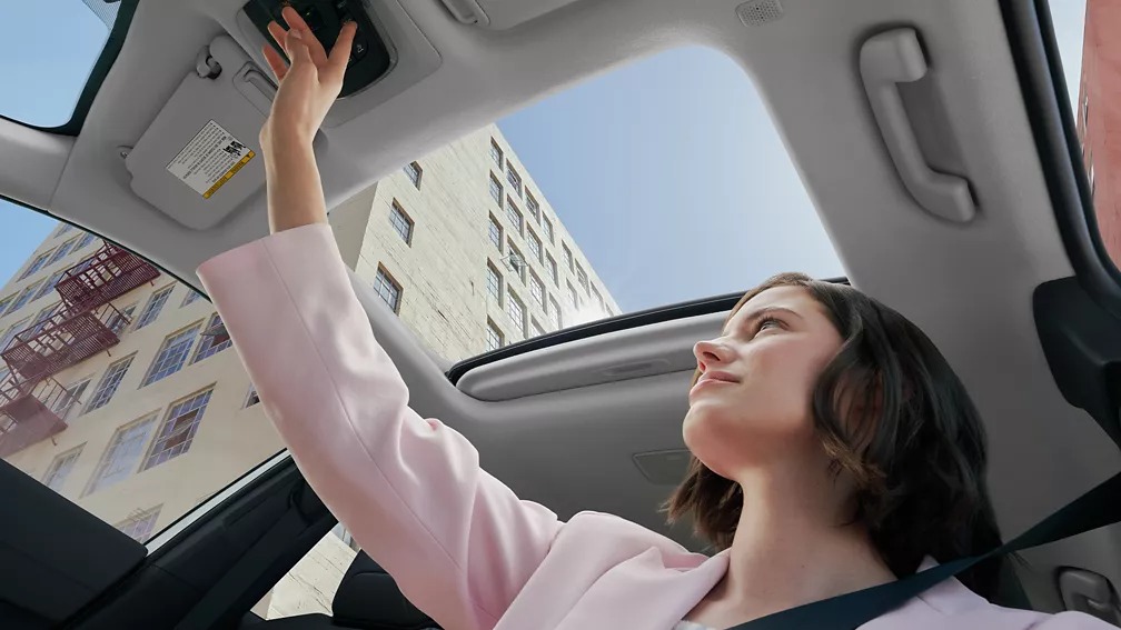 2025 Toyota Corolla Cross Moonroof