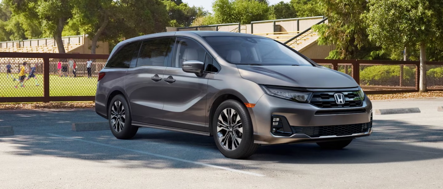 2025 Honda Odyssey vs 2025 Chrysler Pacifica near Woodbridge, VA
