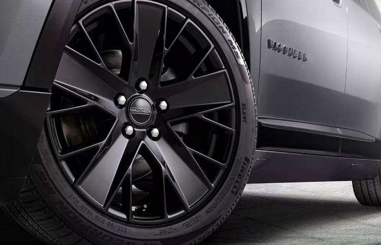 Jeep Wagoneer S Wheel