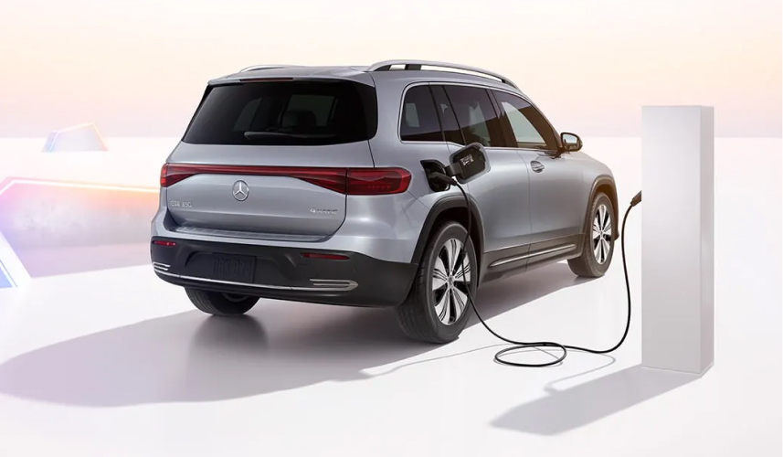 Mercedes-benz SUV charging