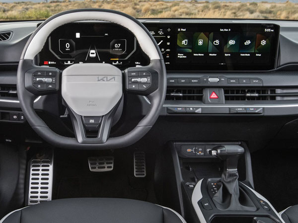 2025 Kia K4 Interior