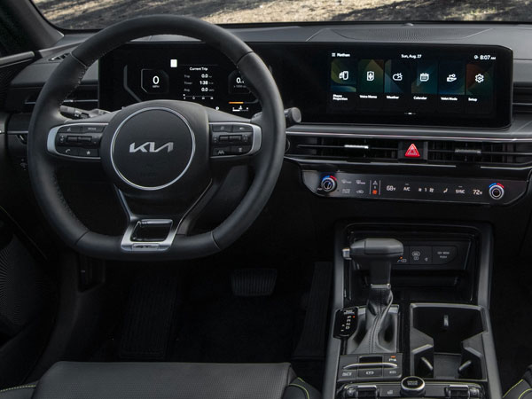 2025 Kia K5 Interior