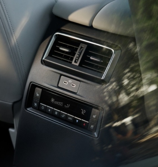 2025 MAZDA CX-90 USB Ports