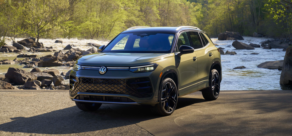 2026 Volkswagen Tiguan SEL R-Line Turbo in avocado green parking outdoor