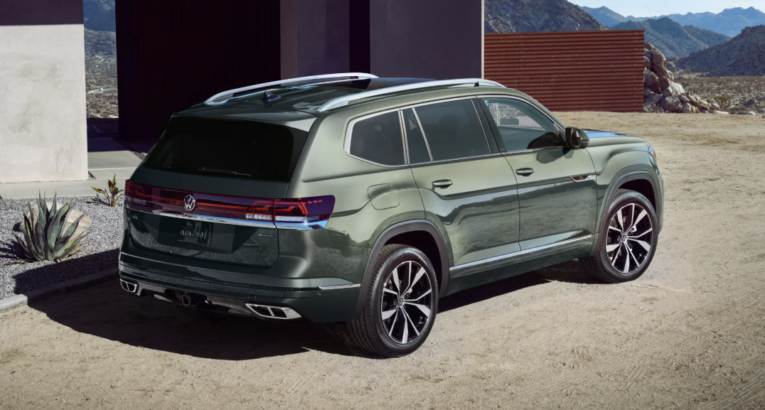 2026 Volkswagen Atlas parking outdoor showing side view