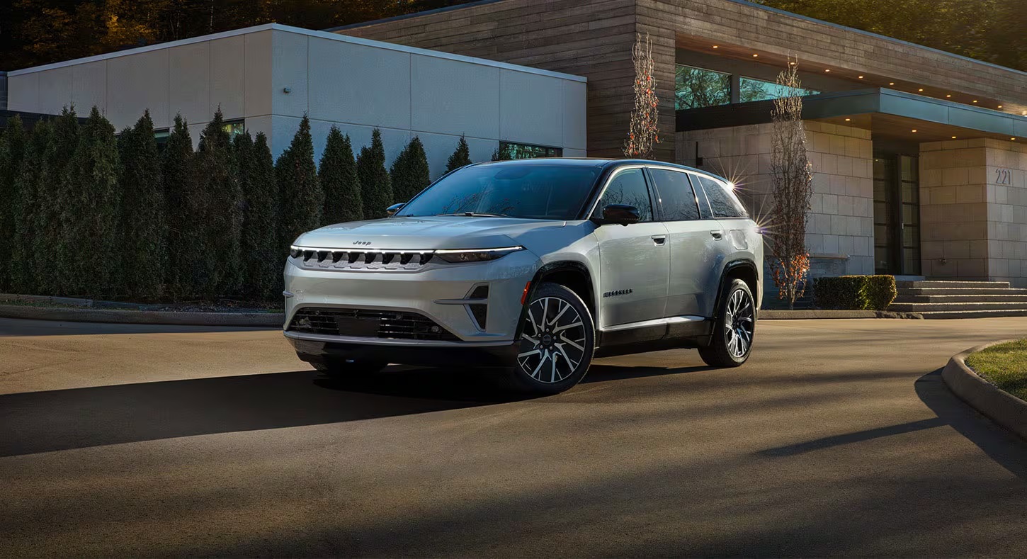 Your Guide to Electric Vehicles at Ray CDJR in Fox Lake