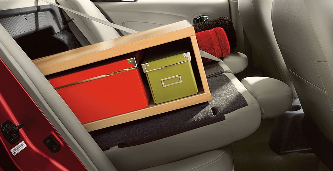 2016 Versa 60/40 Split-Folding Seats