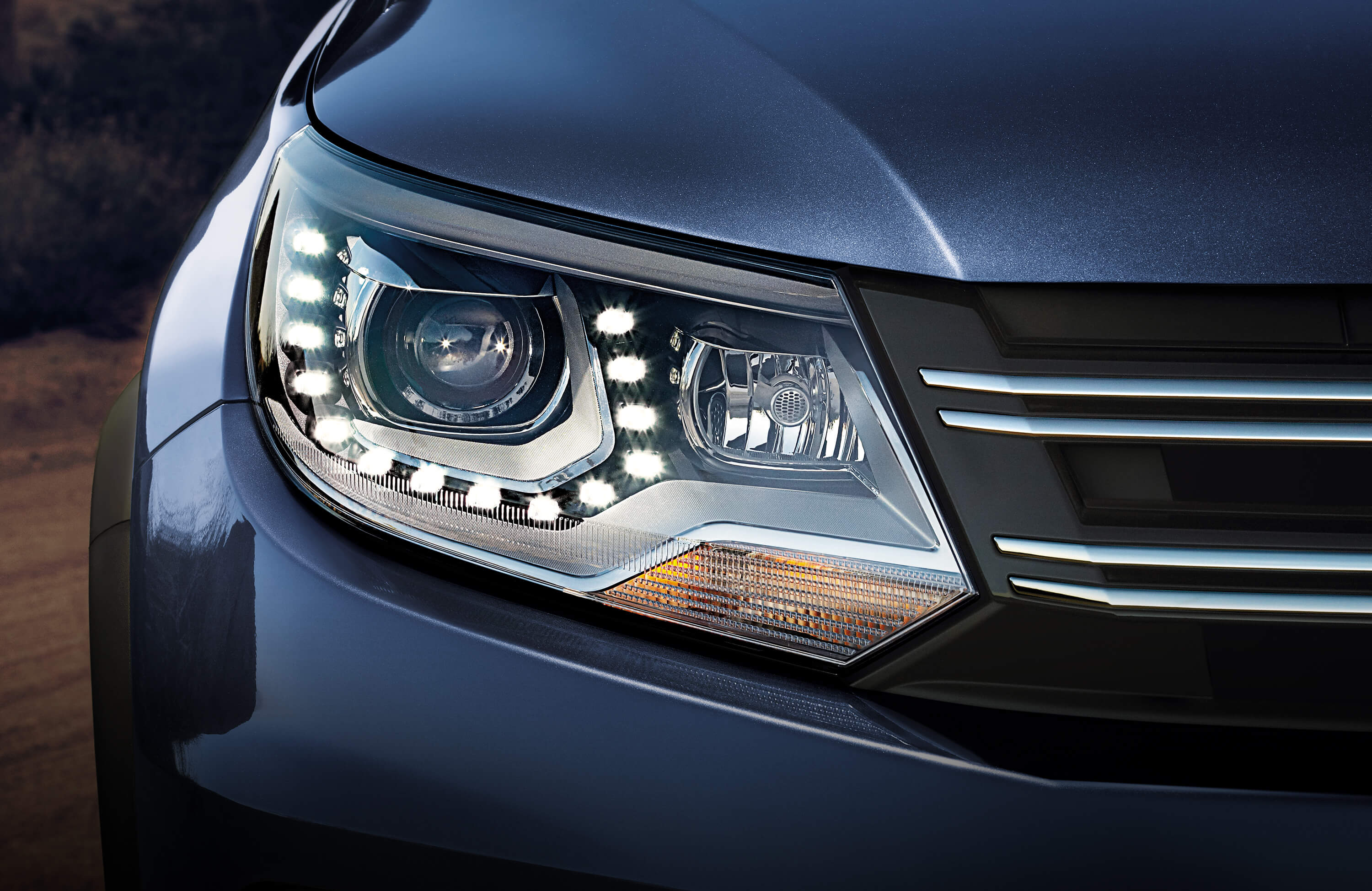 2016 Tiguan Front Bi-Xenon Headlights and LED Daytime Running Lights
