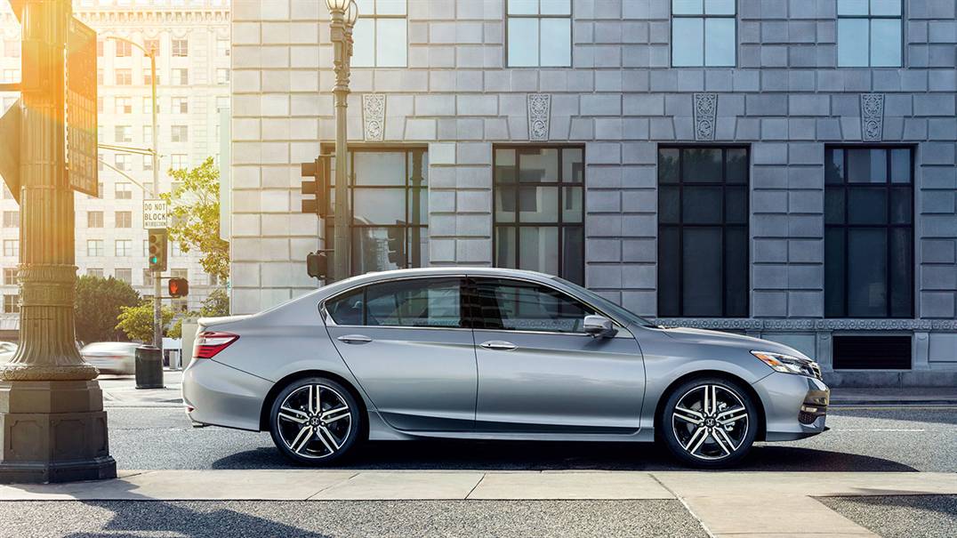 2016 Honda Accord vs 2016 Ford Fusion near Sterling, VA