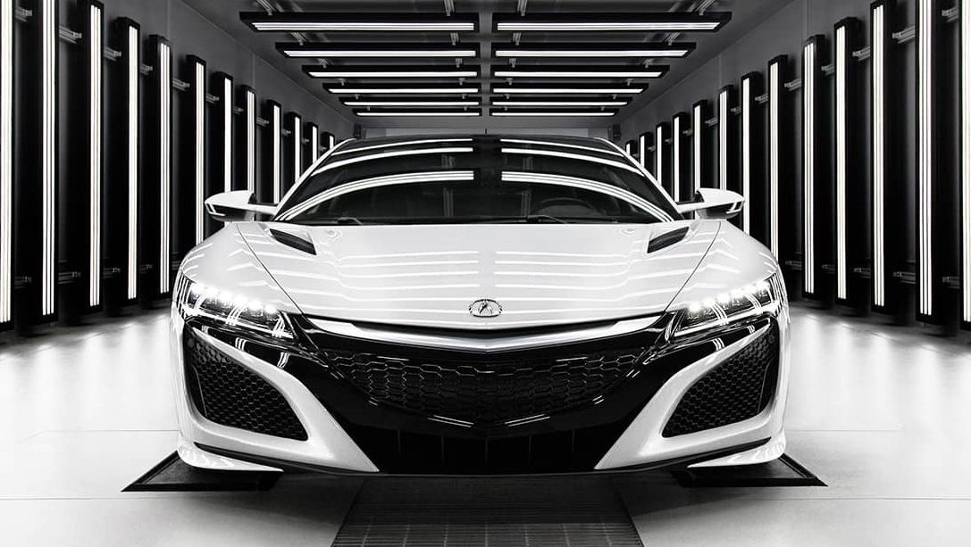 2017 Acura NSX vs 2017 Audi R8 in Chantilly, VA