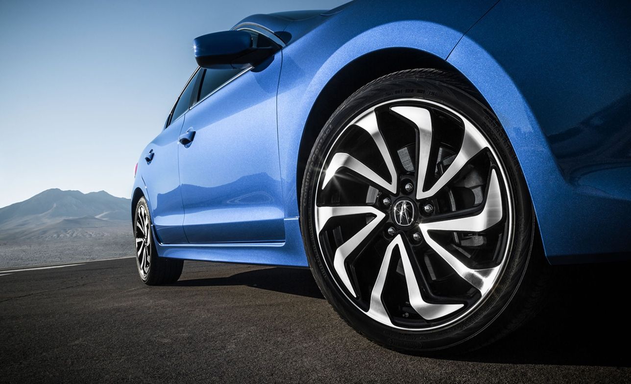 The Acura ILX has 17-inch Alloy Wheels