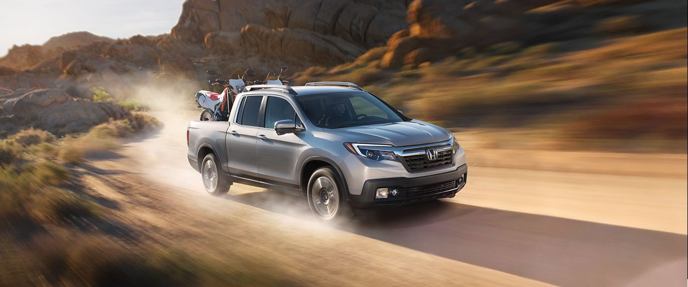 2017 Honda Ridgeline vs 2017 Toyota Tacoma in Chantilly, VA