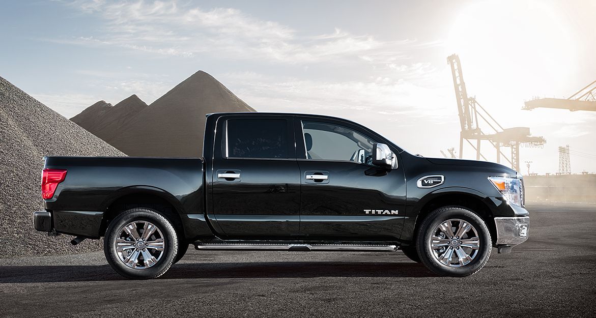 2017 Nissan Titan vs 2017 Chevrolet Silverado in Fredericksburg, VA