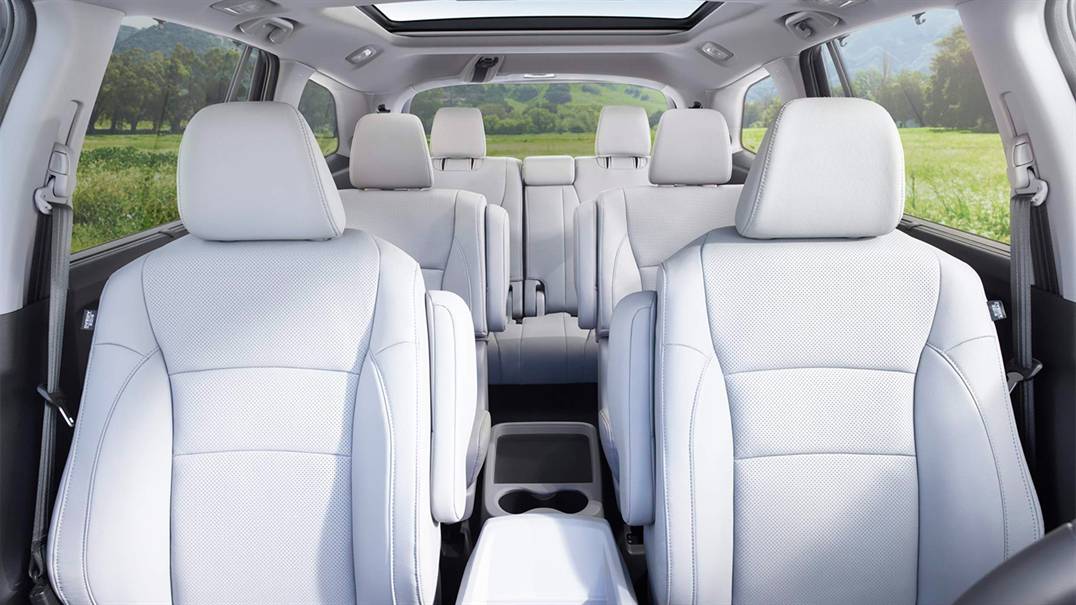 2017 Pilot Interior 
