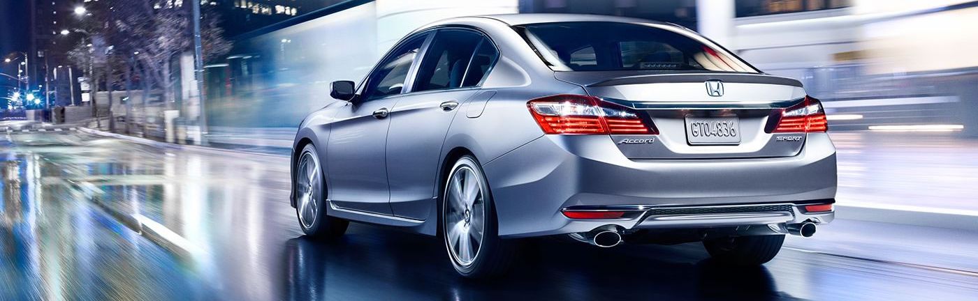 2017 Honda Accord vs 2017 Chrysler 200 near Woodbridge, VA