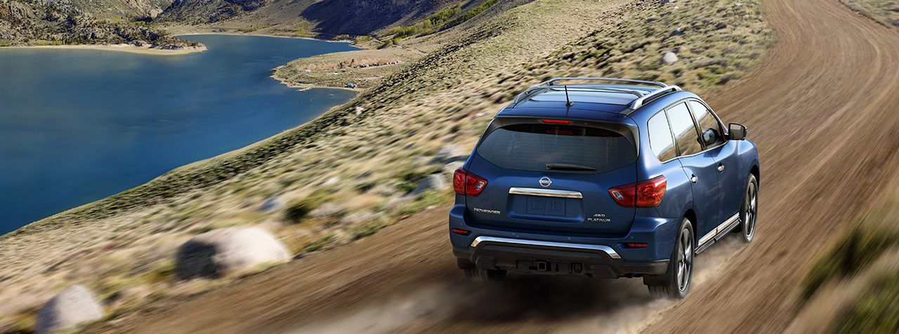 2017 Nissan Pathfinder vs 2017 Honda Pilot near Washington, DC