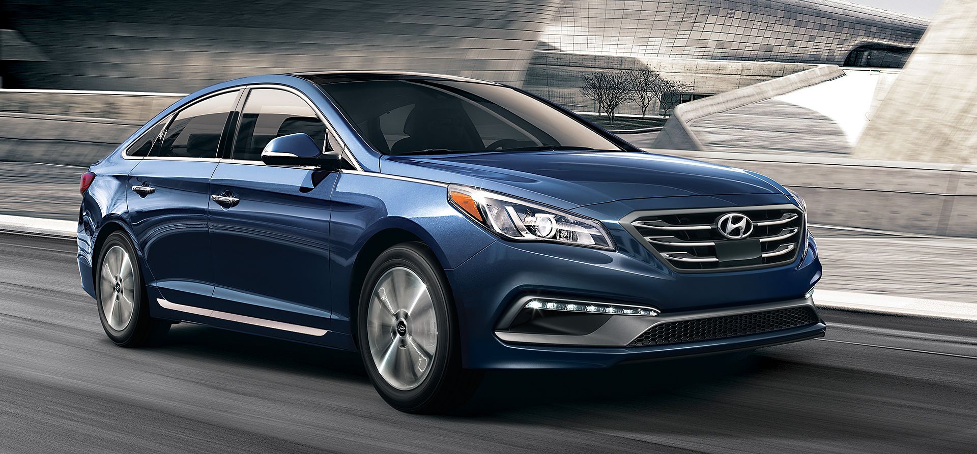 2017 Hyundai Sonata vs 2017 Chrysler 200 near Greenbelt, MD