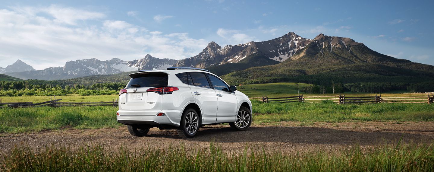 Toyota RAV4 Owners Manual: Power outlets Toyota RAV4 Owners Manual: Power outlets