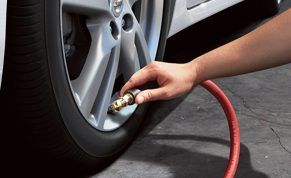 Nissan Altima Tire Pressure Monitoring System with Easy-Fill Tire Alert 