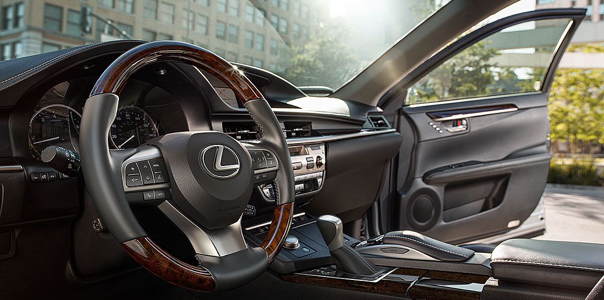 Premium Audio in the Cabin of the 2017 Lexus ES 350