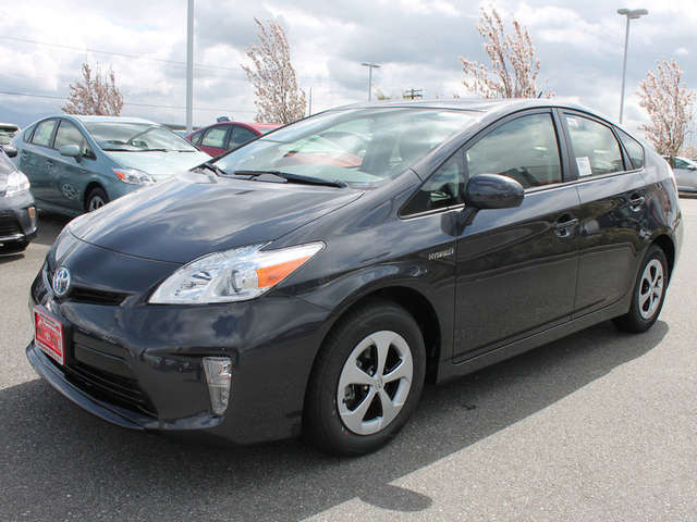 Finance a 2014 Toyota Prius near Skagit Valley at Foothills Toyota
