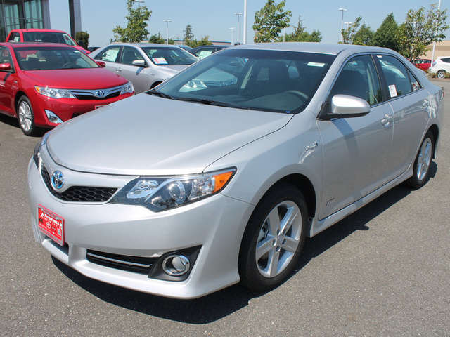 2014 Toyota Camry Hybrid for Sale in Burlington Foothills Toyota