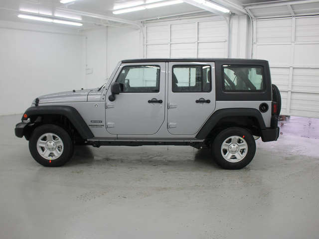 2015 Jeep Wrangler Unlimited near Tacoma at Larson Chrysler Jeep Dodge Ram