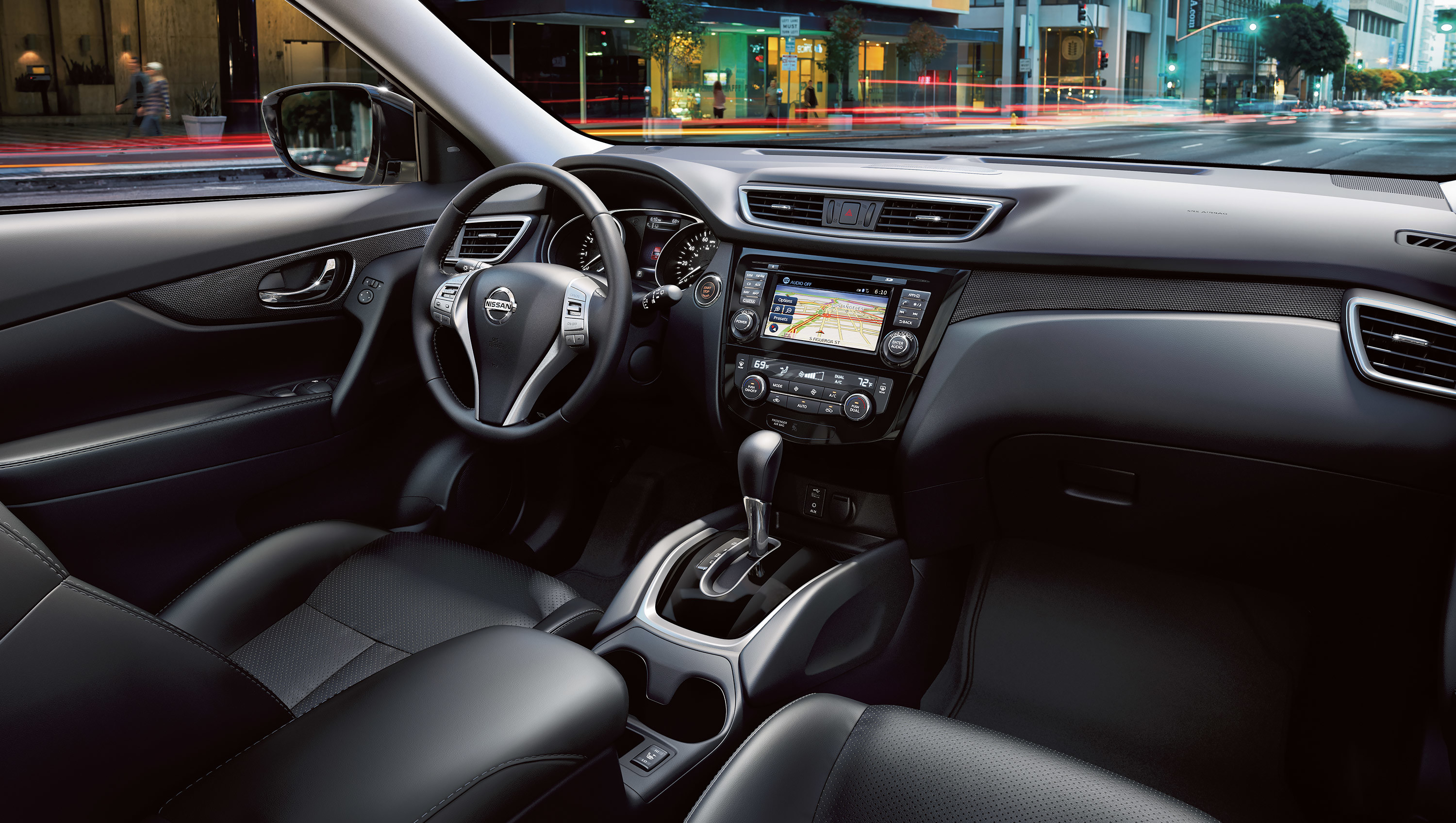 2015 Nissan Rogue interior