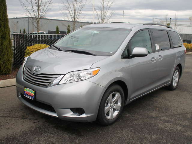 2015 Toyota Sienna in Auburn at Doxon Toyota