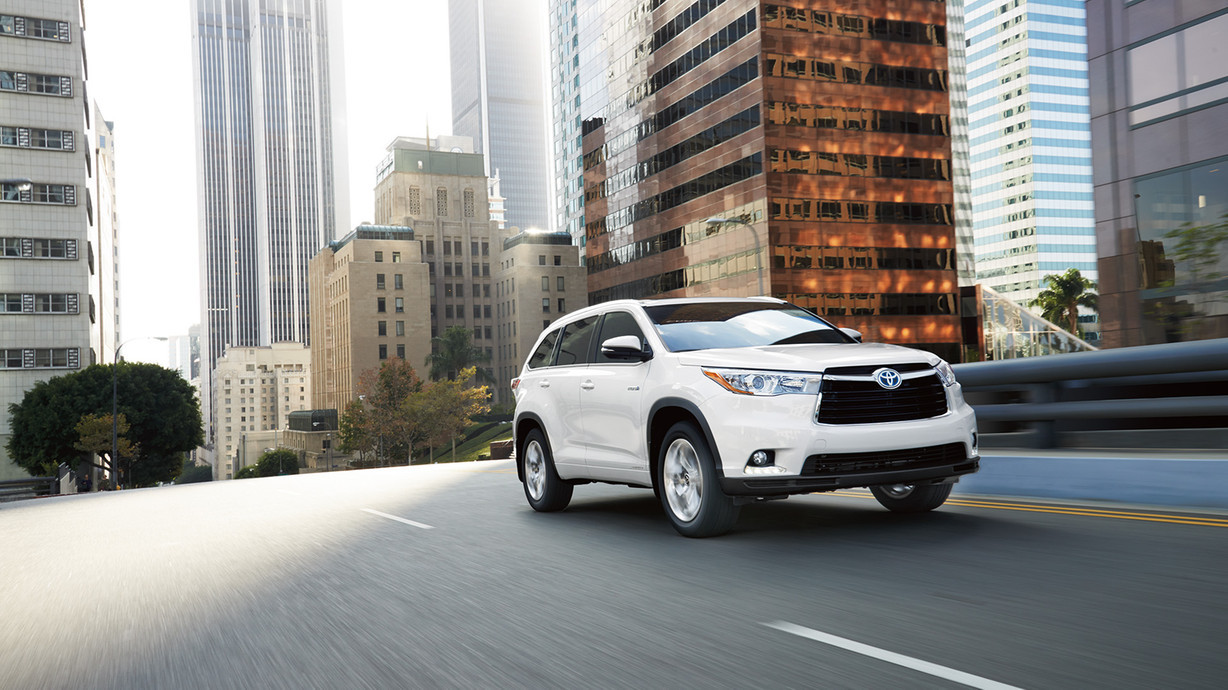 2016 Toyota Highlander Hybrid near Tacoma at Doxon Toyota