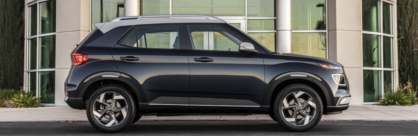 Side view of the 2023 Hyundai Venue Black