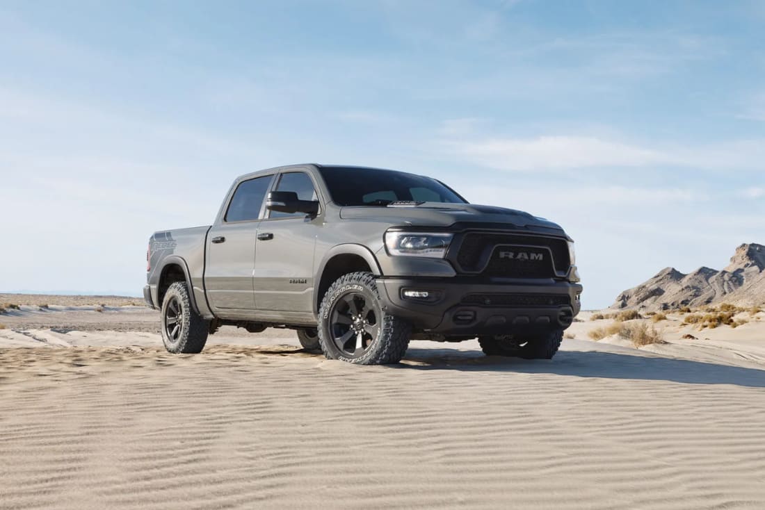 2024-ram-1500-side-delmar-de